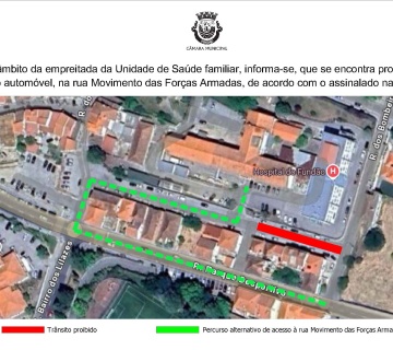 Trânsito cortado na rua Movimento das Forças Armadas